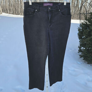 Gloria Vanderbilt Women's Jeans Amanda size 8 Short Black